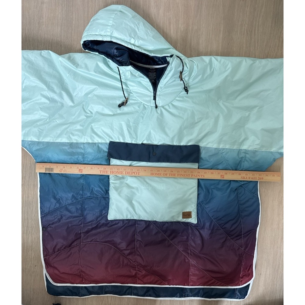 RUMPL Crisp Fade Nanoloft Puffy Poncho Relaxed fit, works for most adults - Picture 7 of 8